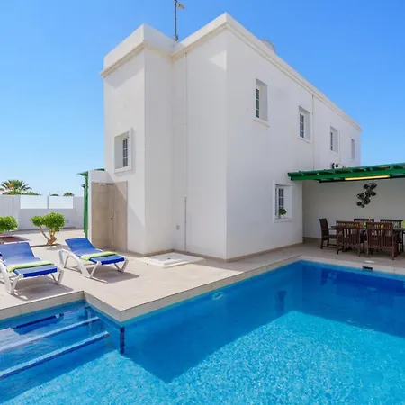 Villa Togio By *